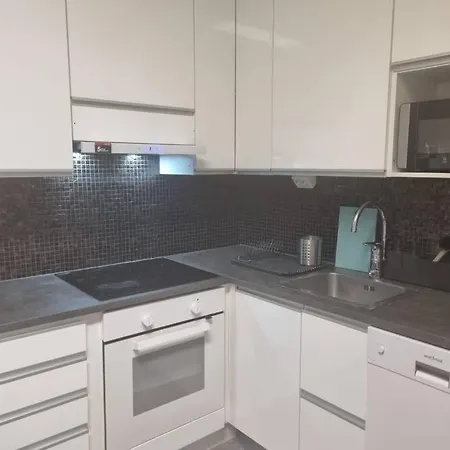 In The Center 罗瓦涅米